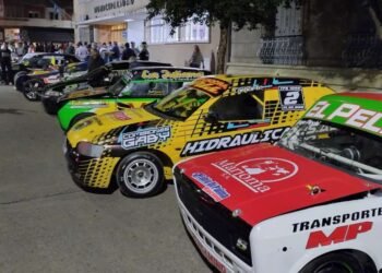 La temporada de automovilismo zonal de presentó en la Municipalidad