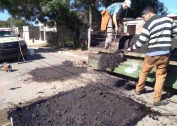 Continúa el plan de bacheo en Arrecifes