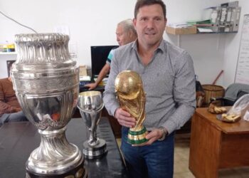 El intendente Bouvier realizó gestiones para traer la Copa del Mundo a Arrecifes