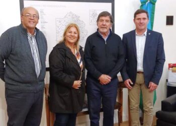 Bouvier y consejeros escolares se reunieron el ministro de Educación bonaerense