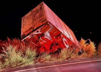 Otro accidente en una peligrosa bajada de la Autopista 8