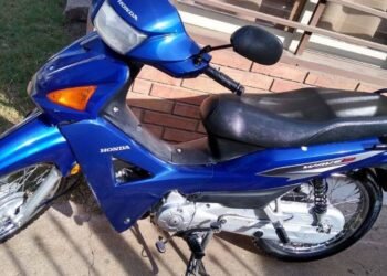 Le robaron la moto del garage