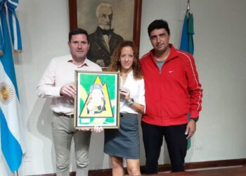 Bouvier distinguió a la ultramaratonista Noelia Almada