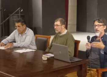 Oppizzi presentó su novela sobre la vida de Pancho Sierra