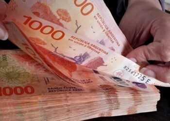 Le robaron un millón de pesos a su patrón y fueron detenidos