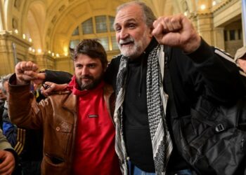 Gravísima denuncia: revelan que dirigentes sociales le robaban la comida a los pobres