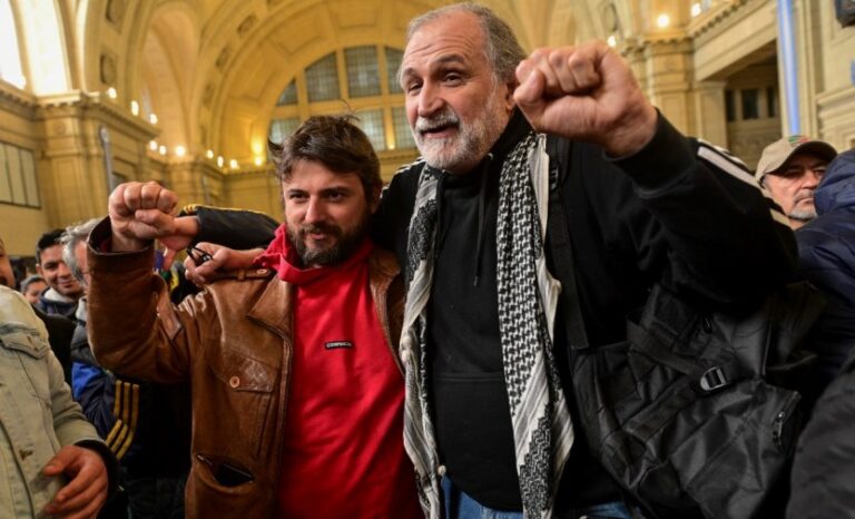 Gravísima denuncia: revelan que dirigentes sociales le robaban la comida a los pobres
