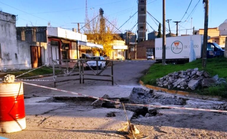 Reparación de calle hundida en barrio Palermo