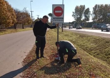 Carteles de señalización para el ordenamiento vehicular