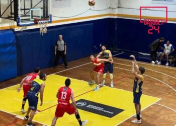 Básquet: la sexta arrancó con sorpresas