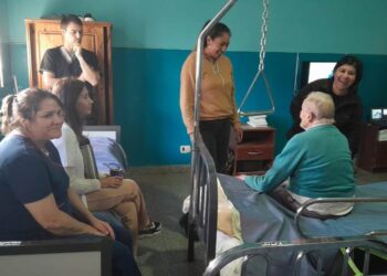 Capacitación en cuidados posturales en el Hogar de Ancianos