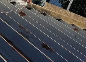 Trabajos de reparación del techo del Microestadio