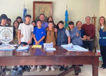 Alumnos del CEC 802 visitaron la Municipalidad