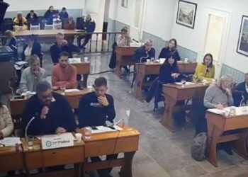 Bouvier consiguió los votos y se aprobó un aumento de tasas