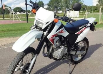 Le robaron la moto mientras estaba repartiendo