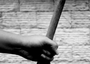 Un hombre atacó con un fierro a otro