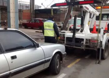 Los autos que no paguen estacionamiento en Arrecifes podrán ser llevados por una grúa