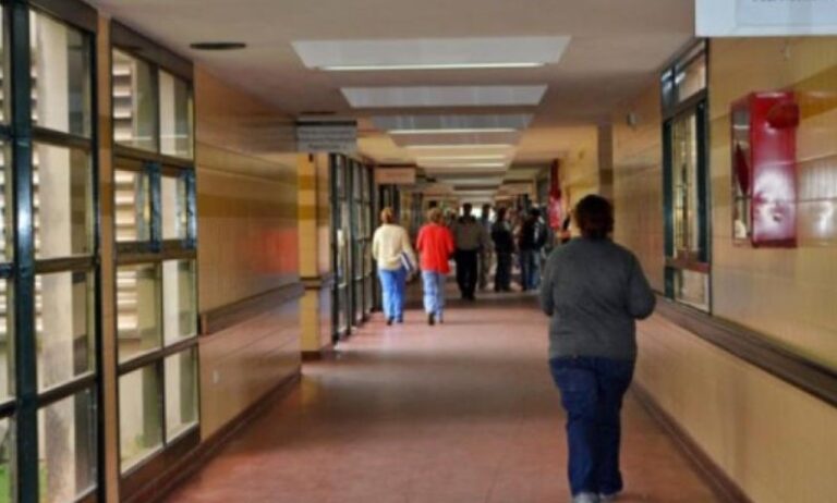 Dos mujeres se agarraron a piñas en el Hospital