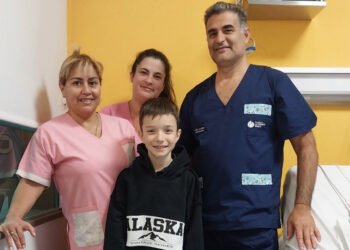 Implante de válvula pulmonar por vía percutánea en paciente pediátrico, único en la región