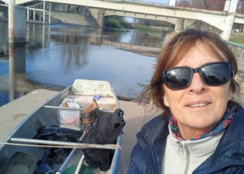 Analizan muestras para determinar la muerte de peces en el río Arrecifes