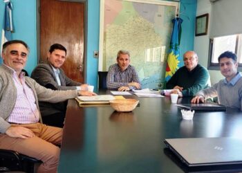 Reunión de Bouvier en La Plata por importantes proyectos de infraestructura escolar