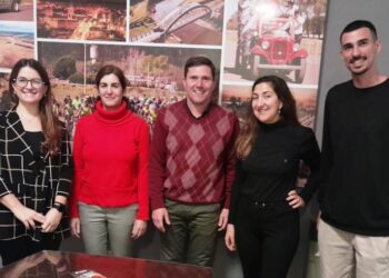 Bouvier firmó un “convenio marco” con la Universidad Siglo 21