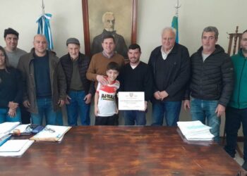 Bouvier distinguió al Club Villa Sanguinetti en su 50º aniversario