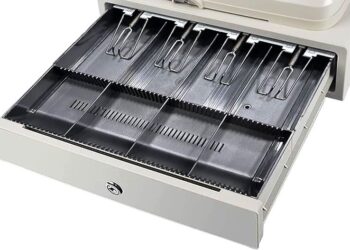 Le robaron la caja de la despensa