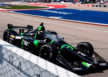 IndyCar: Canapino larga 16º y 10º en Iowa