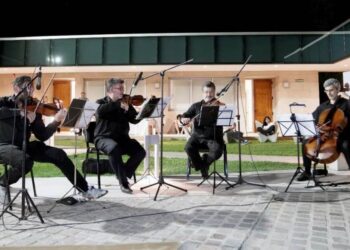 El Día de la Independencia se recibe con una velada de lujo