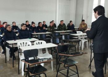 Charla a personal policial sobre ciberseguridad