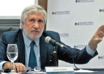 La reunión de Bouvier con el procurador general y el verso de la Fiscalía