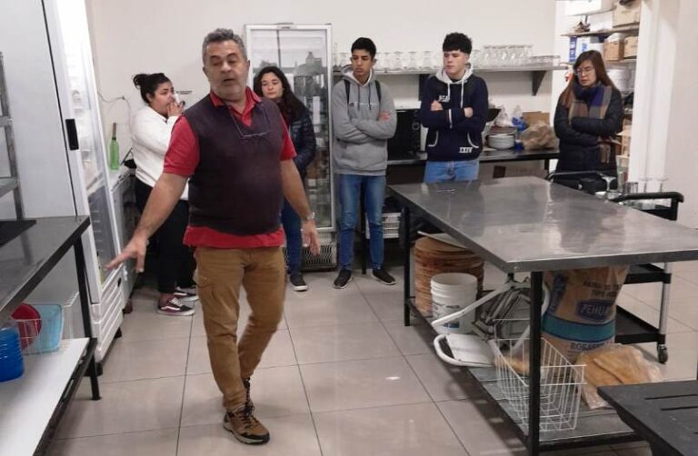 Curso de manipulación de alimentos para alumnos de la Secundaria 2