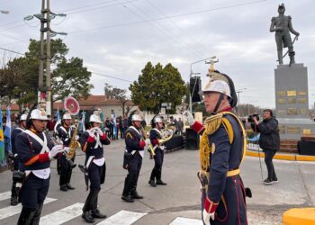 Homenaje al General San Martín con una banda de lujo