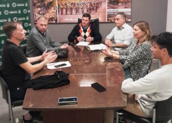 Bouvier firmó un convenio con el Colegio de Arquitectos