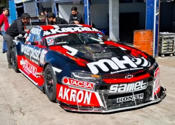 Canapino y Aguirre probaron sus Camaro en La Plata