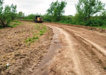 Reacondicionan caminos de la costanera
