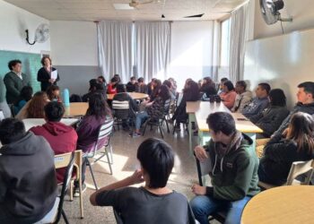 Charla sobre violencia de género en la Secundaria 4