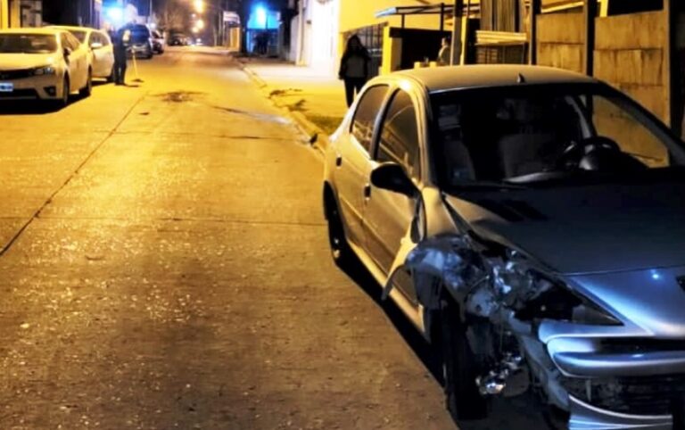 Se lo chocó estacionado