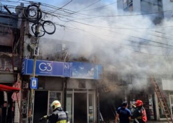VIDEO. Feroz incendio en el barrio de Once