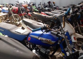 Empezaron a secuestrar motos estacionadas sin patente