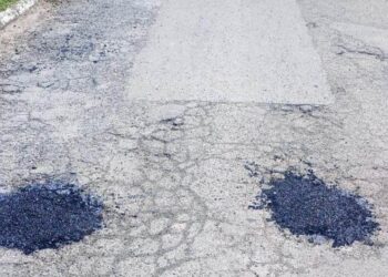 Comenzaron el bacheo en Todd