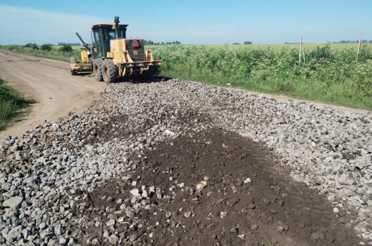 Mejoras en caminos rurales de El Nacional y Viña