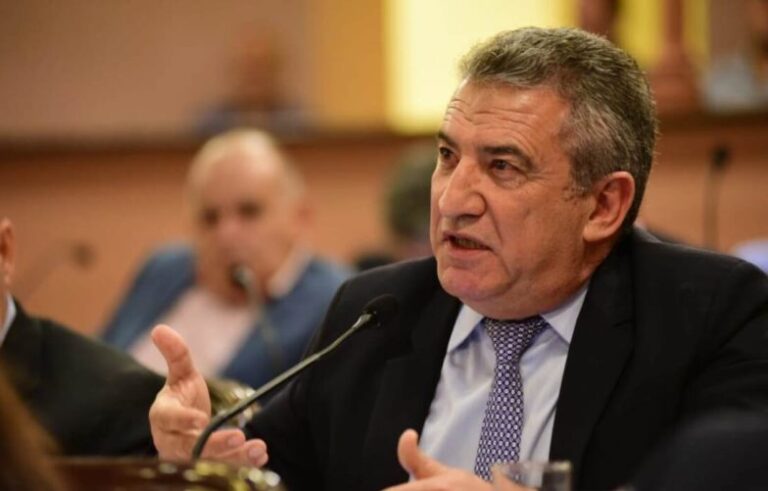 Detuvieron al ex gobernador y embajador Urribarri