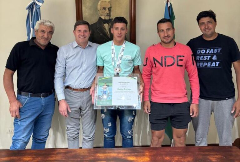 El intendente Bouvier distinguió a Matías Quiroga
