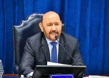 Insfrán se niega a abandonar su monarquía: “Ningún porteño nos va a…”