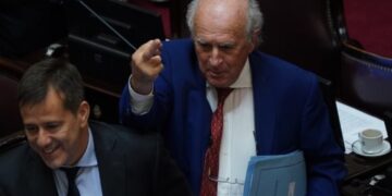 El Senado echó a Kueider pero el kirchnerismo se negó a tratar el caso del procesado Parrilli