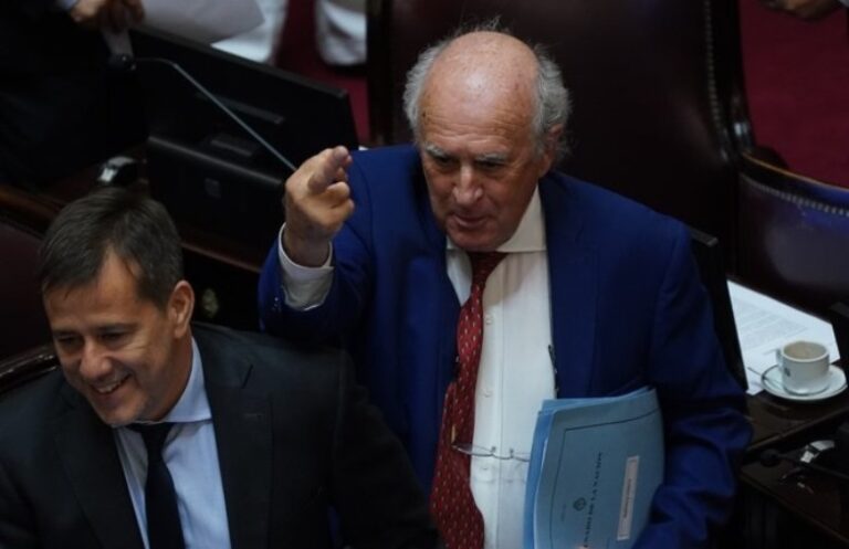 El Senado echó a Kueider pero el kirchnerismo se negó a tratar el caso del procesado Parrilli