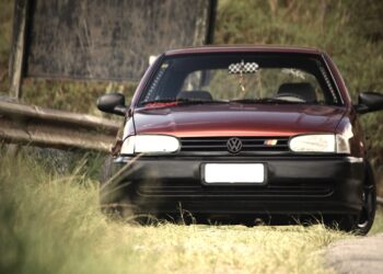 Encuentran abandonado en un campo un auto robado