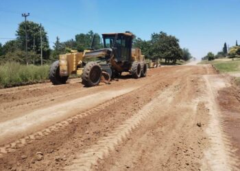 Mejoran el tramo de tierra de Av. Intendente Blanco